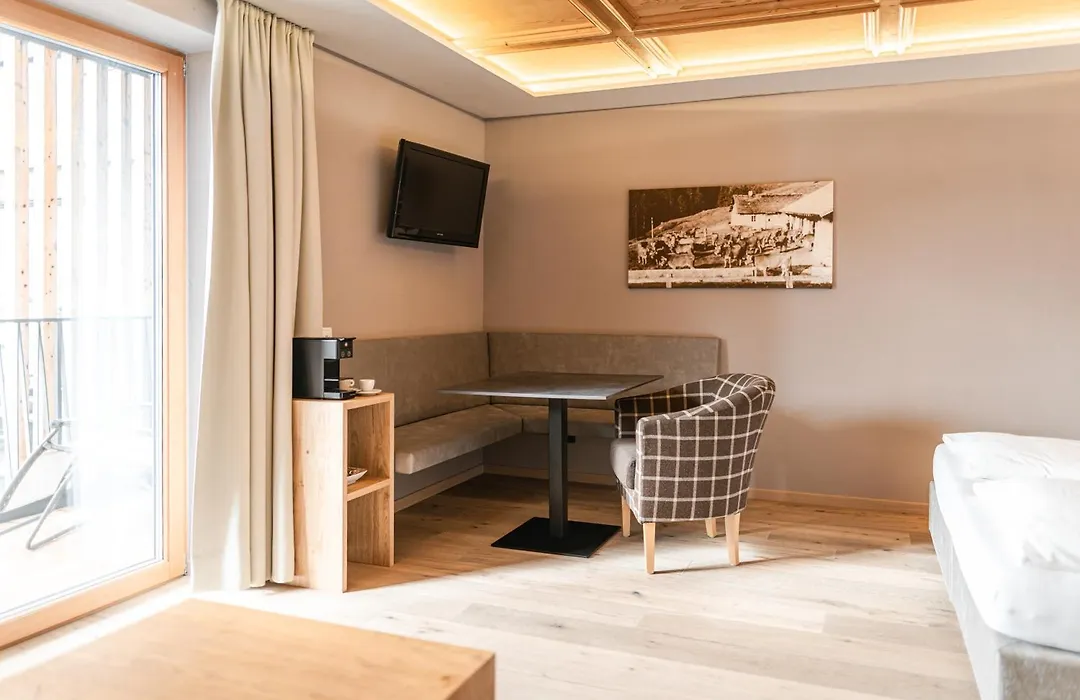 Maraias - Luxury Suites & Apartments-1
